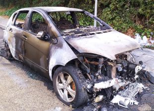 S'incendia un cotxe aparcat a Celrà