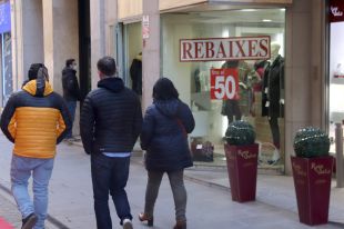 Els comerciants de Girona incien les rebaixes amb optimisme després d'un bon Nadal