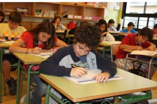 Els alumnes de sisè de primària troben fàcil la primera part de les proves de final de cicle