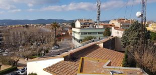 Palafrugell instal·la plaques solars a la coberta de l’edifici de l’OAC