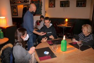 Catalunya retira el passaport covid a la restauració i altres establiments