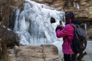 Tornen a fer pagar 6 euros per visitar el Torrent de la Cabana de Campdevànol glaçat