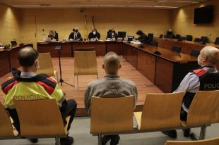 Condemnat a 3 anys i mig de presó per apunyalar el pare a Olot