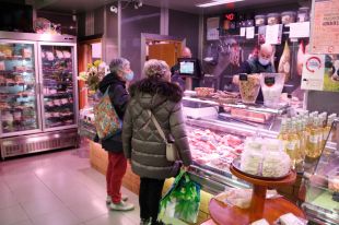 La manca de relleu generacional pot deixar molts pobles gironins sense carnisseria