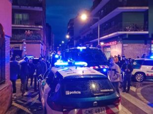 Un intent d'ocupació en un pis de Salt acaba amb cinc mossos ferits