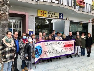 Platja d'Aro commemora el 8M amb una aturada feminista i presentant un pla d'igualtat