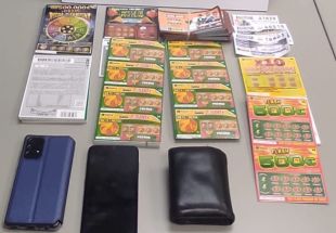 Detingut per atracar amb un estri punxant un venedor de cupons a Amer