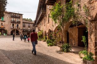 Santa Pau creu que ''no és real'' que es perdi el 47% de l'aigua del poble per fuites