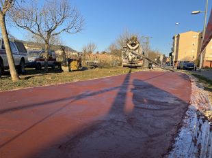 Banyoles arranja un tram del carril bici del carrer dels Agraris