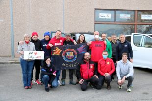 Un comboi amb ajuda humanitària i veterinària per a refugis d'animals ucraïnesos surt de Girona
