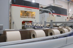 Aturades i ajustos de producció a la indústria: ''Les elèctriques estan robant a mans plenes''