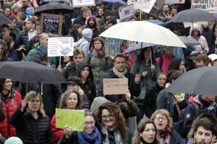 Un miler de docents es manifesten a Girona en el segon dia de vaga
