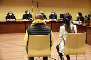 La fiscalia demana 4 anys i mig de presó per a un acusat de pessigar el cul a una menor a la Bisbal