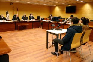 Jutgen un acusat de violar una menor i mantenir-la tancada en un pis ocupat de Girona