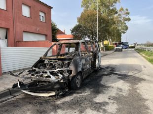 S'incendia un cotxe de matinada a la urbanització Mas Pau d'Avinyonet de Puigventós 