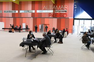 Unes 30 empreses ofereixen més d'un centenar de llocs de feina a 251 candidats a l''Speed Dating' de Calonge