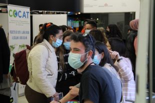 La Fira d’Entitats a Girona reuneix diferents organitzacions de cooperació internacional i voluntariat