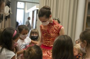 El festival solidari Girona en Moviment crea un programa educatiu amb la UdG