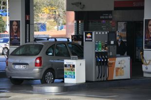 Denunciada una gasolinera de Girona per apujar preus abans dels descomptes del Govern