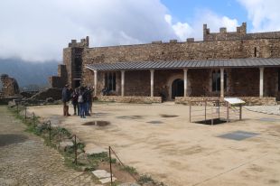El Patronat del castell de Montsoriu recuperarà una recepta tradicional de ratafia