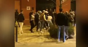 Suspenen de sou i feina el controlador d'accés del pub de Figueres que duia matxets