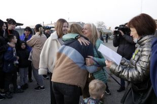 La Policia Nacional, una trava pels sol·licitants d'asil a Girona