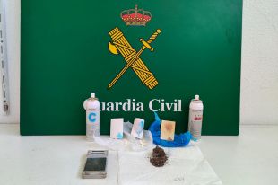 Localitzen 2,9 grams de cocaïna i 19,7 d'heroïna al doble fons del maleter d'un cotxe a la Jonquera