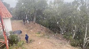 La nevada cau en algunes cotes baixes de Girona i poden seguir fins a mitjanit