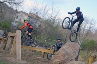 Olot posa en marxa un bike park pioner al costat del Parc Atlètic del Tossols