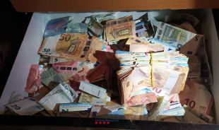 Detinguts dos traficants i desmantellat un punt de venda de droga en un pis de Blanes
