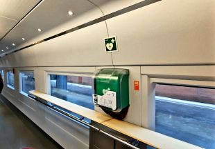 Renfe instal·la prop de 700 desfibril·ladors a la seva flota de trens