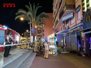 Crema una botiga de souvenirs a l'avinguda Just Marlés de Lloret de Mar