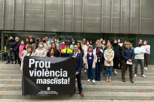 Minut de silenci a la delegació del Govern de Girona pel doble crim de Lloret