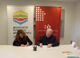 L'ATA i els administradors de finques s'alien per ''frenar'' l'intrusisme en els habitatges d'ús turístic