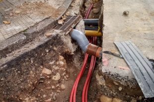 Endesa tanca una anella elèctrica a Salt per reforçar el servei