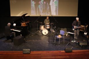 Banyoles recrea la Velvet Underground amb Pascal Comelade i Lee Ranaldo