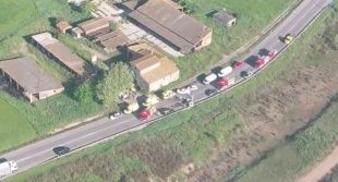Un ferit crític i vuit quilòmetres de cues a l'N-II en una topada entre dos cotxes a Vidreres