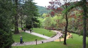 Sant Joan de les Abadesses reobre els jardins de la Puda després de les obres de rehabilitació