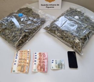 Detingut un jove a Figueres amb 2,2 quilos de marihuana dins del cotxe