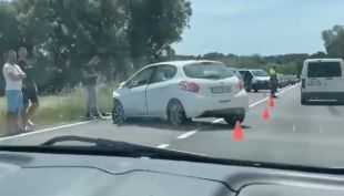 Un ferit en un xoc múltiple entre quatre vehicles a la C-31 a Regencós