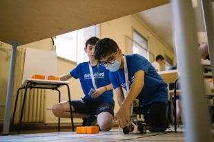 Girona acull la fase final de la sisena ROBOCAT connectant robòtica amb el món casteller