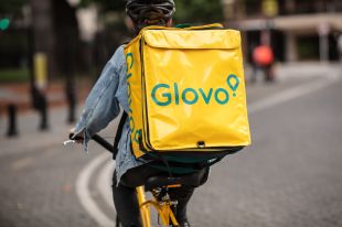 L'APP Glovo ja opera des d'avui a Roses