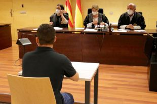 Absolt el pare acusat d'abusar de la filla de 13 anys mentre dormia a Blanes