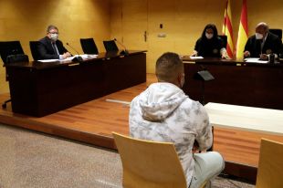 Absolen l'acusat de violar una noia a Figueres, gravar-ho i demanar-li diners per no difondre les imatges