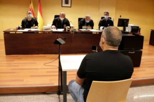 El catedràtic acusat de malversació diu que és ''innocent'' i acusa a la UdG