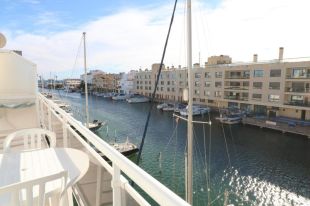 Mor ofegat un home després de caure a l'aigua al port Moxó d'Empuriabrava