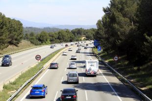 Les retencions a l'AP-7 sumen una quarantena de quilòmetres en ambdós sentits en l'operació tornada