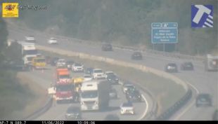 Un accident a l'AP-7 a Maçanet genera fins a 14 quilòmetres de cues en sentit Girona