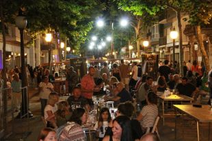 Centenars de persones assisteixen al TastABlanes després d'una aturada obligada de dos anys