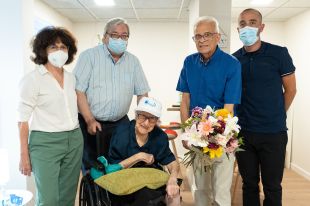 La veïna de Girona, Carme Trayter, compleix 100 anys